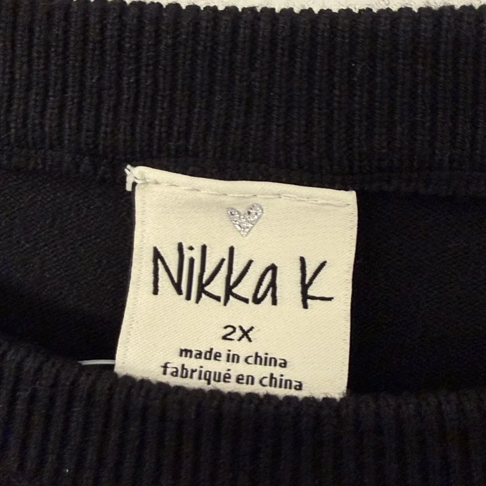 Black Sweater with Pink Bow Cat Design!